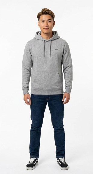Modelo virtual generado con IA vistiendo la misma sudadera gris, pose de estudio sobre fondo blanco